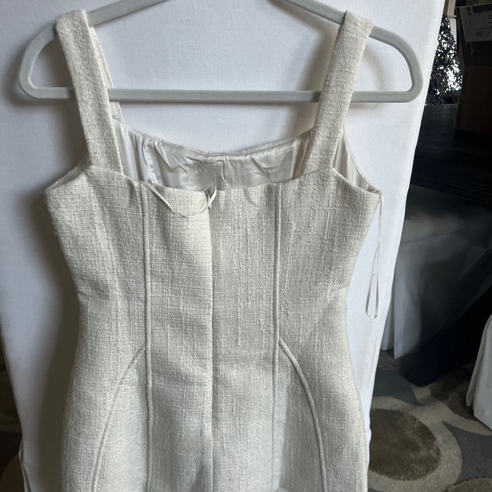 Elegant Cream Mini Dress - Picture 4 of 8
